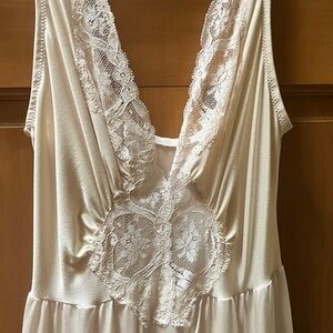 Olga Cream Sleeping Gown